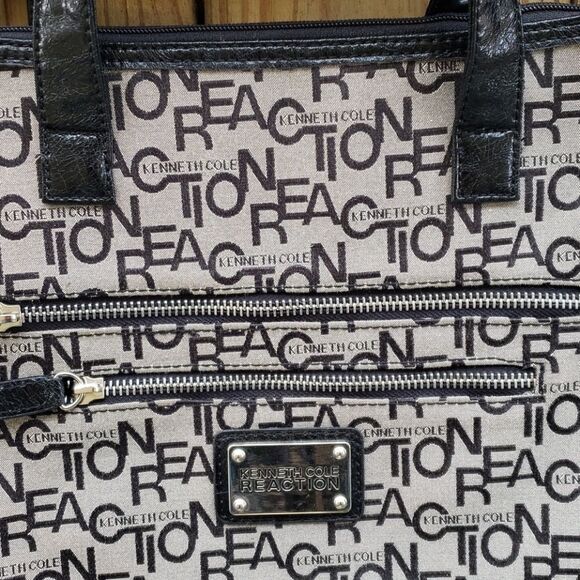 Kenneth Cole Reaction  black and gray crossbody bag - Picture 2 of 10